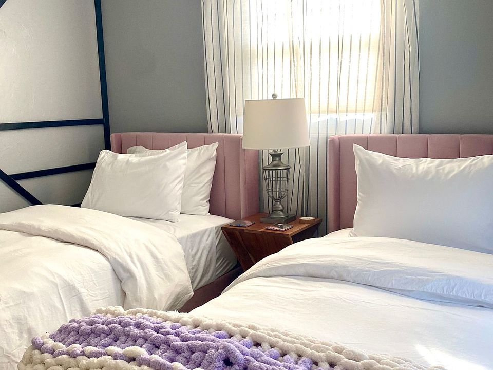 Twin Guest Room