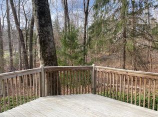 1 Old Wagon Rd, Stamford, CT 06903