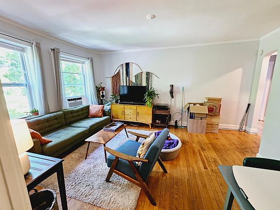3rd image of 4805 N Hermitage Ave #3-A