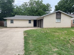 2412 Kingston St, Arlington, TX 76015