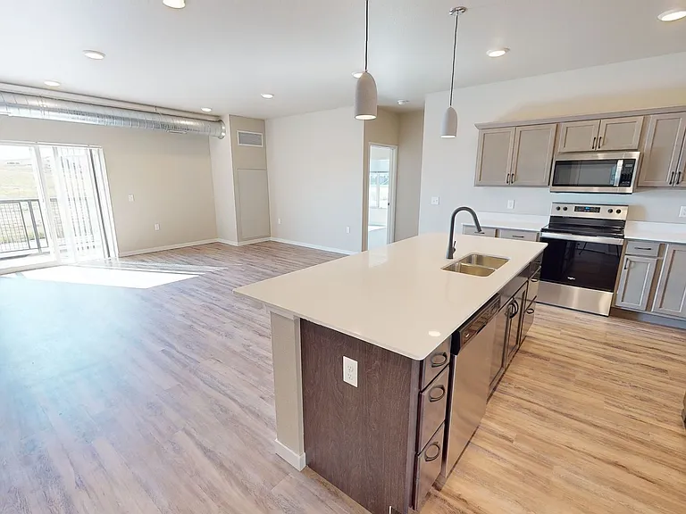 10Bedrock Apartments — Photo 63