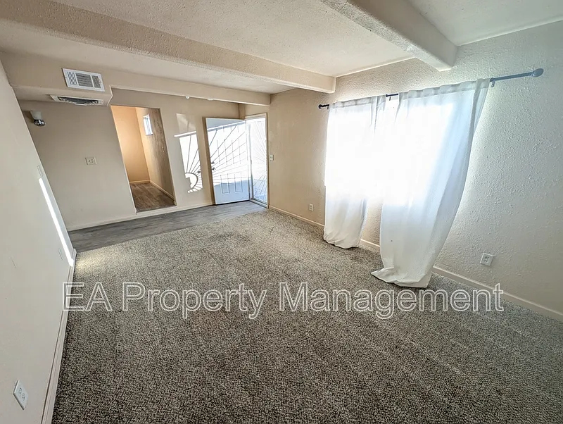 1 bed, 1.0 bath, $1,145 — Photo 3