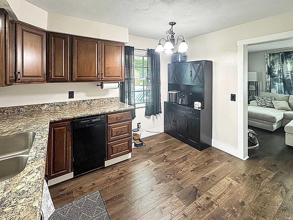 5th image of 2555 N Evans Ave