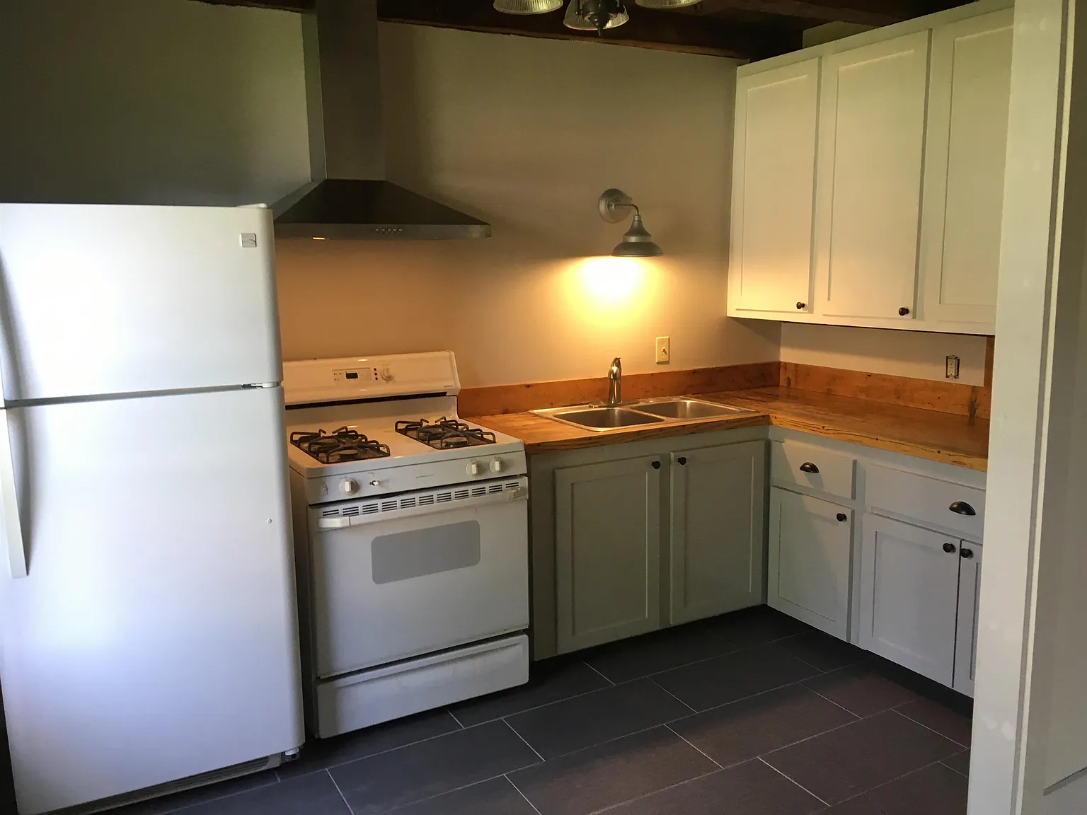 2 bed, 1.0 bath, 1400 sqft, $2,250 — Photo 4