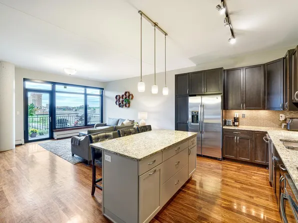 1120 S 2nd St APT 612, Minneapolis, MN 55415