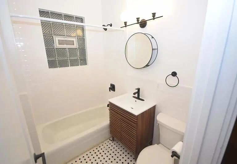1325 W 18th St #3F — Photo 14