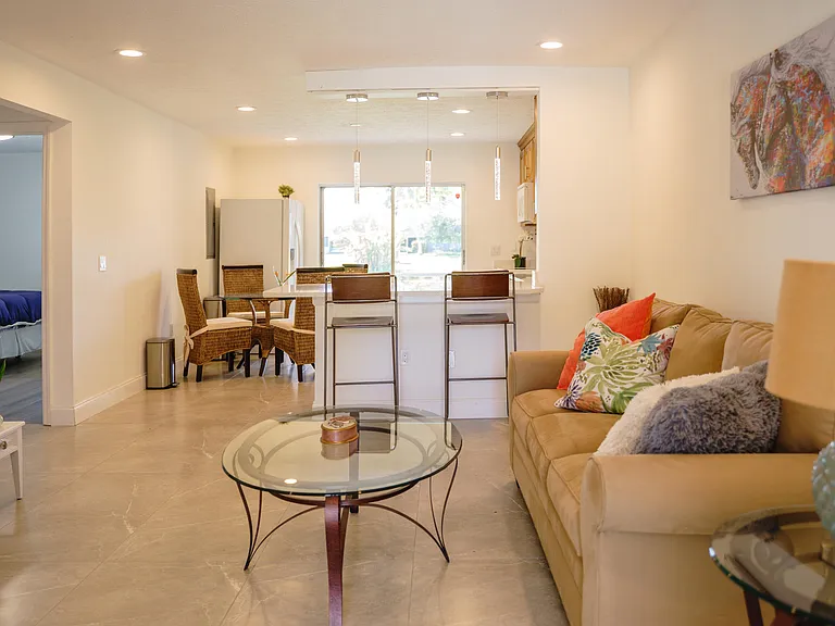 1425 Riverside Cir — Photo 32