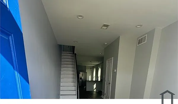 2620 Ashland Ave — Photo 2