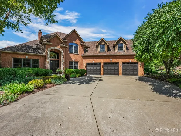 6211 Brighton Ln, Crystal Lake, IL 60014