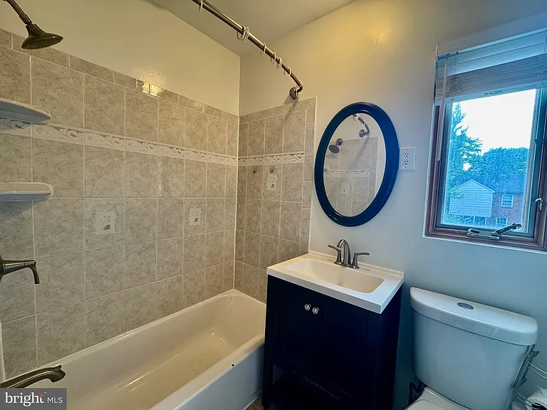 204 S Irving St — Photo 10