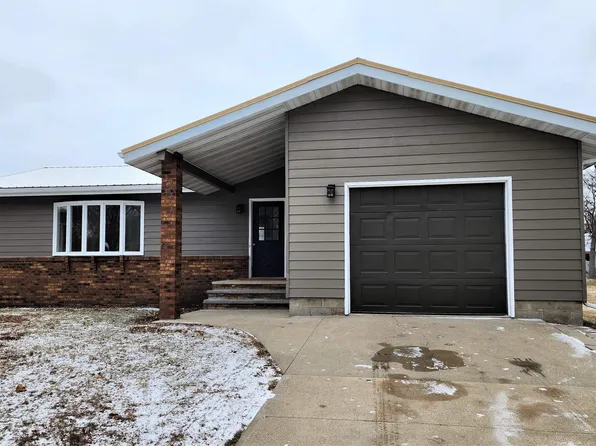 423 Main St N, Titonka, IA 50480