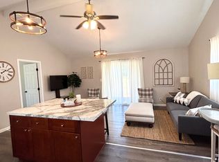 1424 Piiholo Rd, Makawao, HI 96768