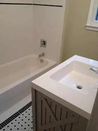 2526 Blair Blvd #B — Photo 9