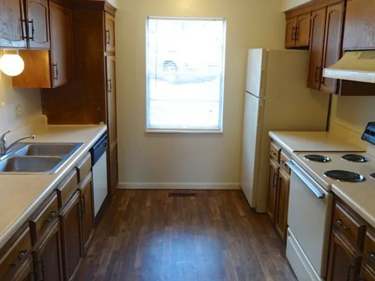 The Citadel Apartments — Photo 3