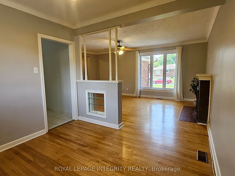 1764 Gage Cres — Photo 28