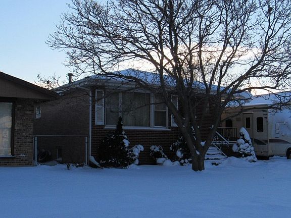 3rd image of 16315 Woodbridge Ave