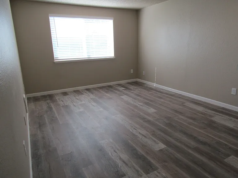 3332 S Chandler St — Photo 8