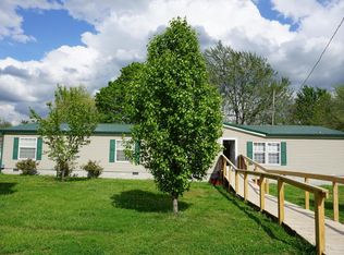 301 S Kell St, Kell, IL 62853