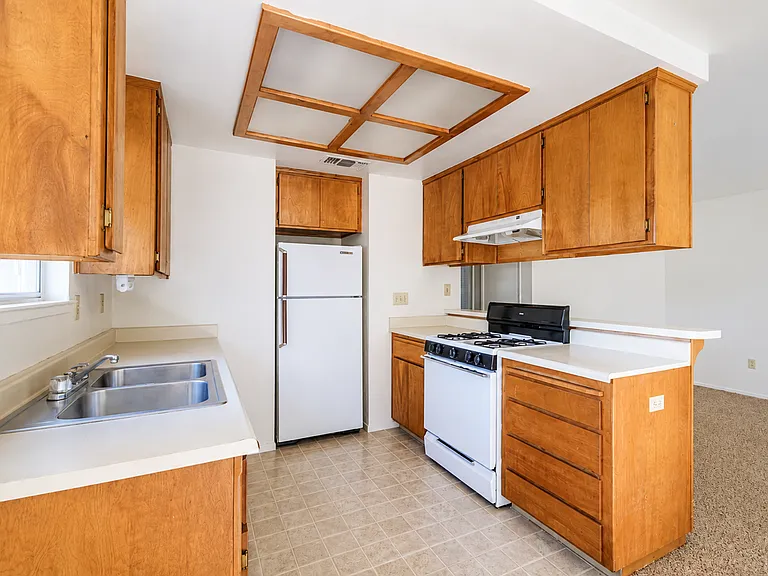 480 Manzanita Ave — Photo 10