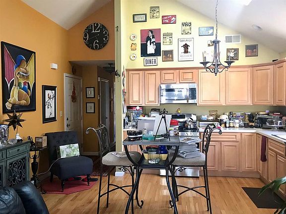 3rd image of 59 Storms Ave #2