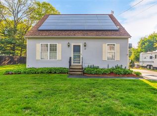 16 Oakland Ter, Manchester, CT 06042