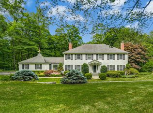 54 Alan Ln, New Canaan, CT 06840