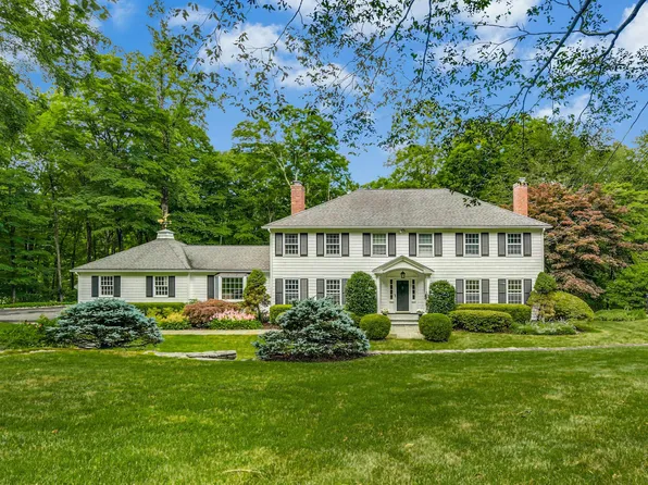 54 Alan Lane, New Canaan, CT 06840