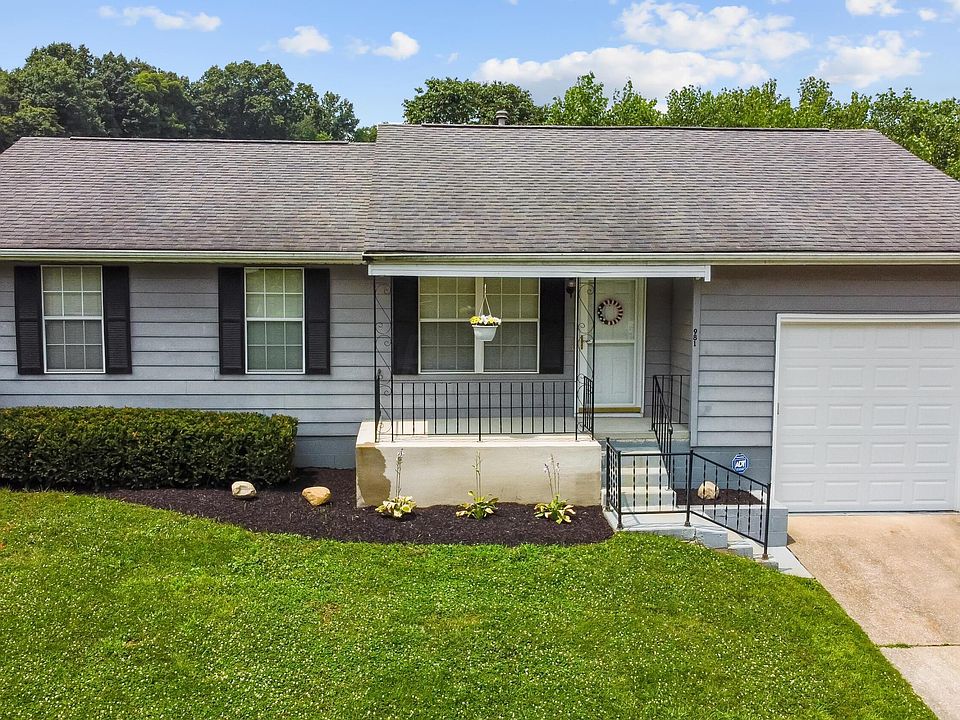 1st image of 981 Elizabeth Dr