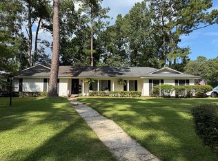 702 Birchwood Rd, Savannah, GA 31419