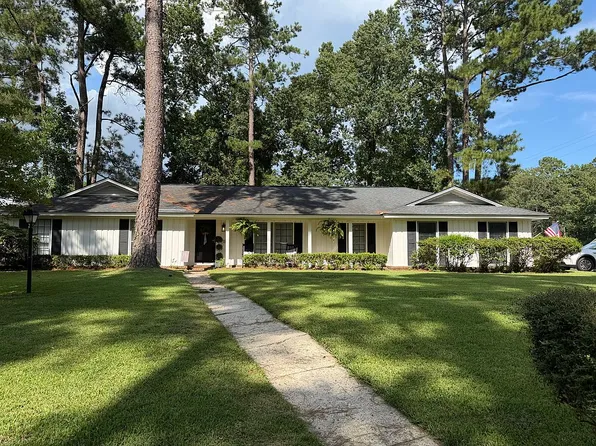 702 Birchwood Rd, Savannah, GA 31419