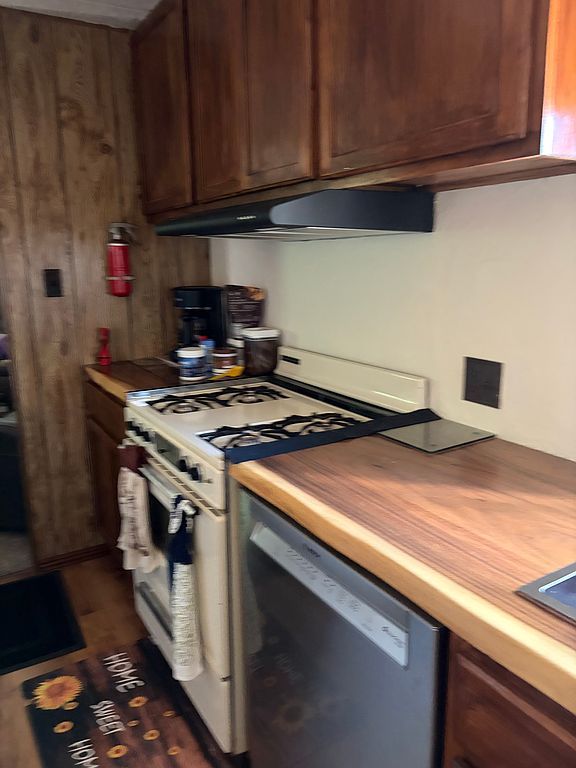 104-105 Breezway Sweetwater Trailer Park - Property Image
