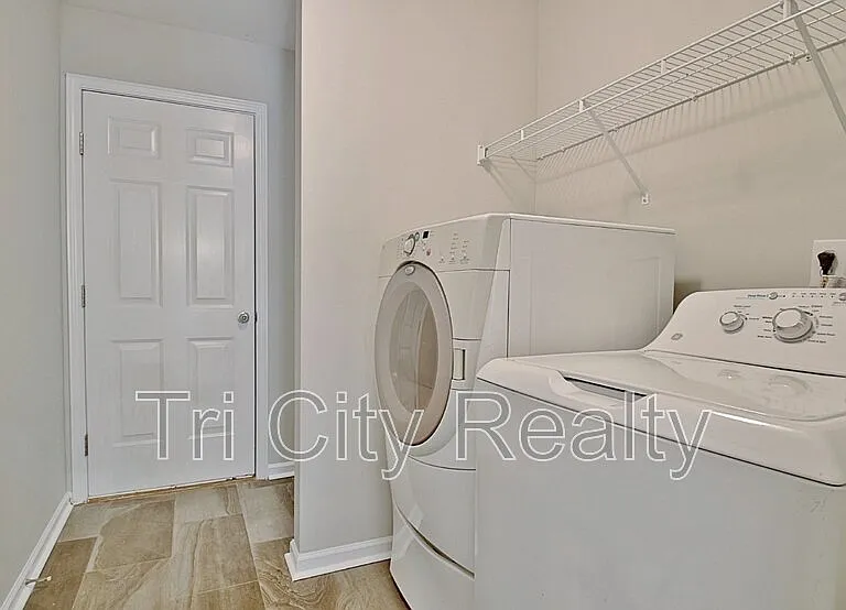 341 Hunterian Pl — Photo 28