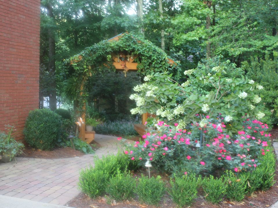 1st image of 640 Lighthorse Dr NW