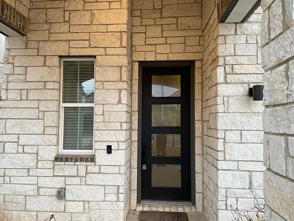 4th image of 1273 Summerbrooke Cir