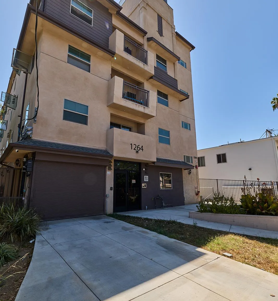 2 bed, $2,650 — Photo 1