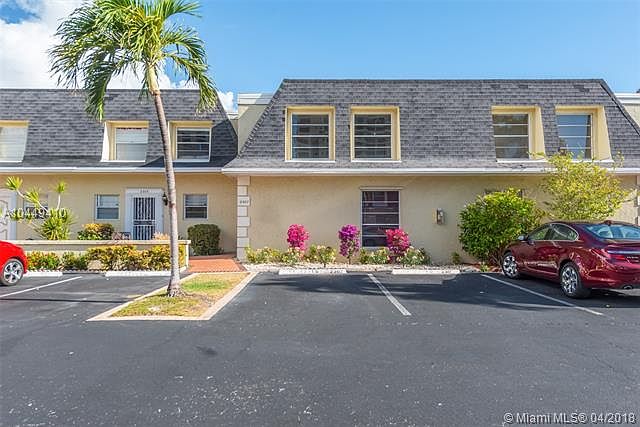 Venetian Park Impeccable Townhome