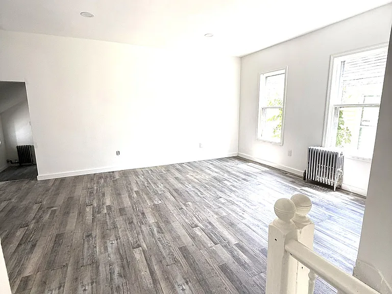 328 Green St #2 — Photo 2