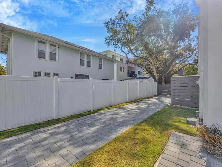 2706 W Trilby Ave — Photo 45