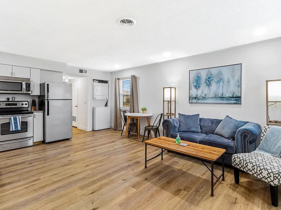 125 Clark St #4