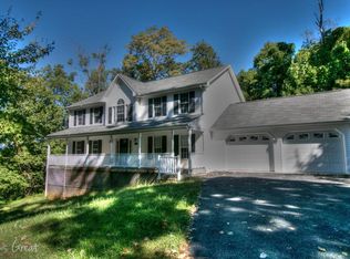15 Mayberry Dr, Blue Ridge, VA 24064
