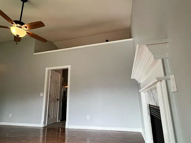 3 bed, 1391 sqft, $2,295 — Photo 3