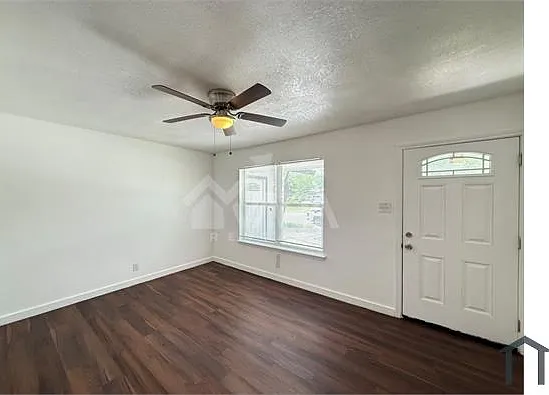 4 bed, 873 sqft, $1,900 — Photo 4