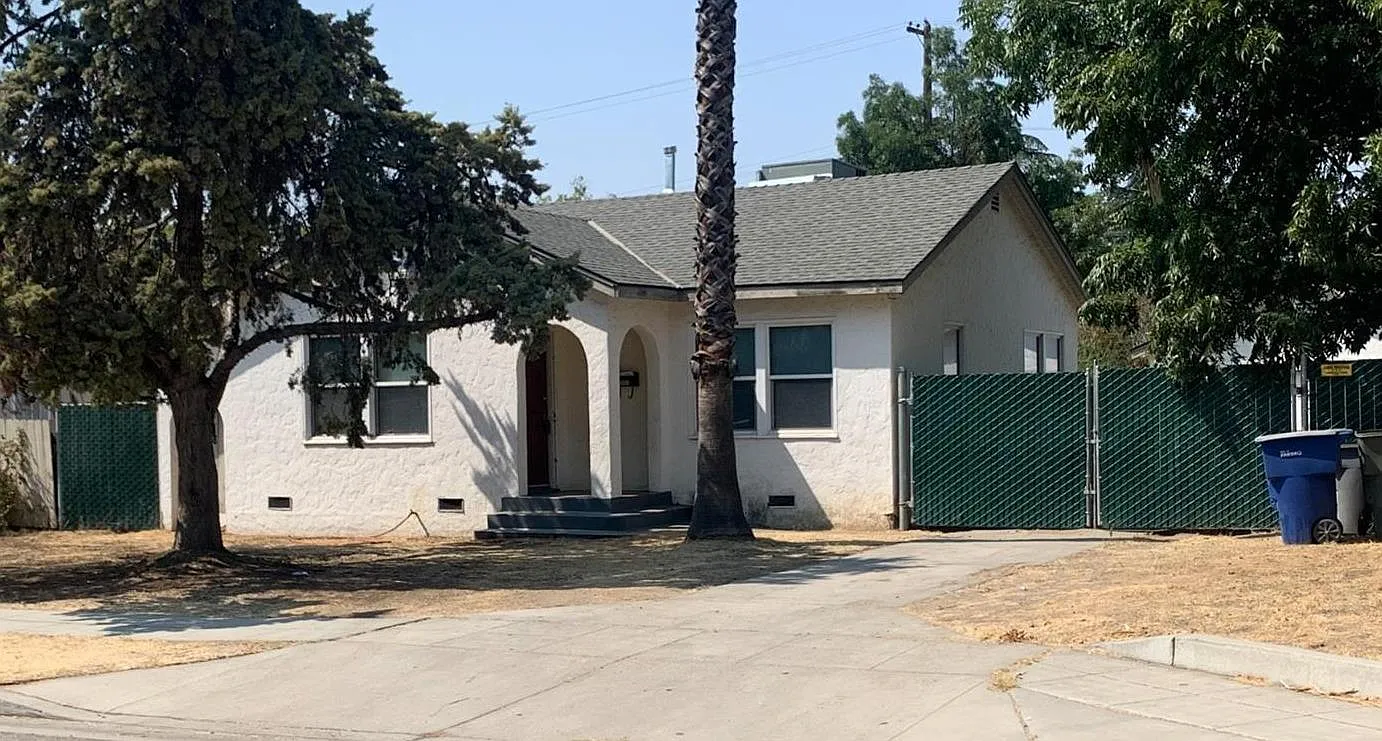 2995 E Normal Ave photo 1