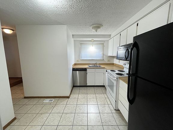 3rd image of 5082 Bentley Ln