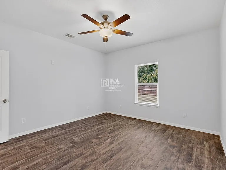 5838 Humbert Ave — Photo 18