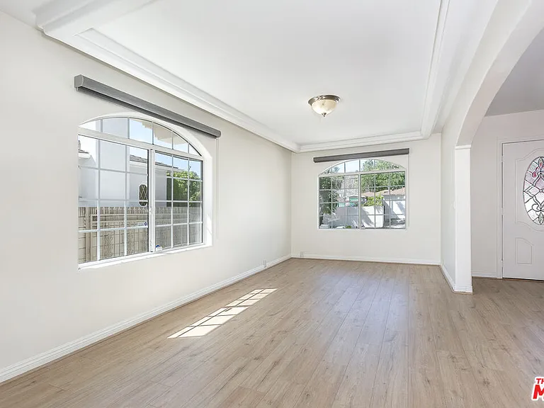 2914 Castle Heights Ave — Photo 3