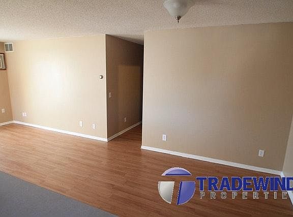 4th image of 2082 Pathways Dr #6