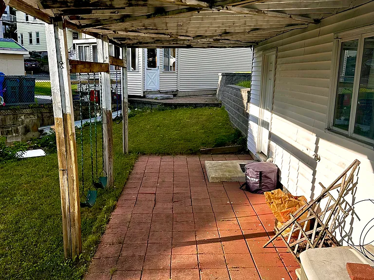 153 Princeton Ave — Photo 17