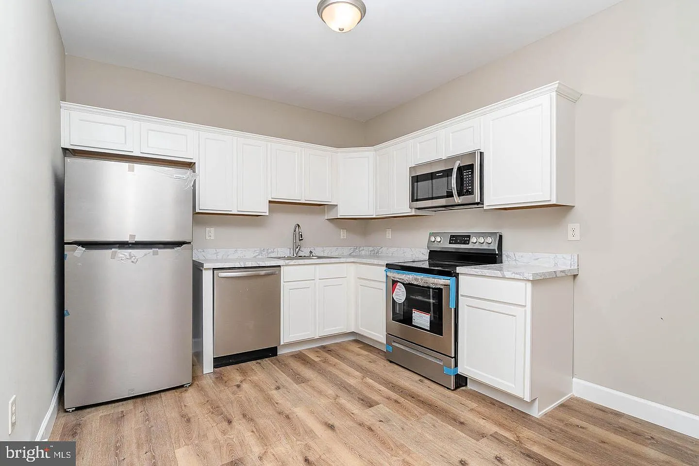 3 bed, 1.5 bath, 1100 sqft, $1,600 — Photo 1