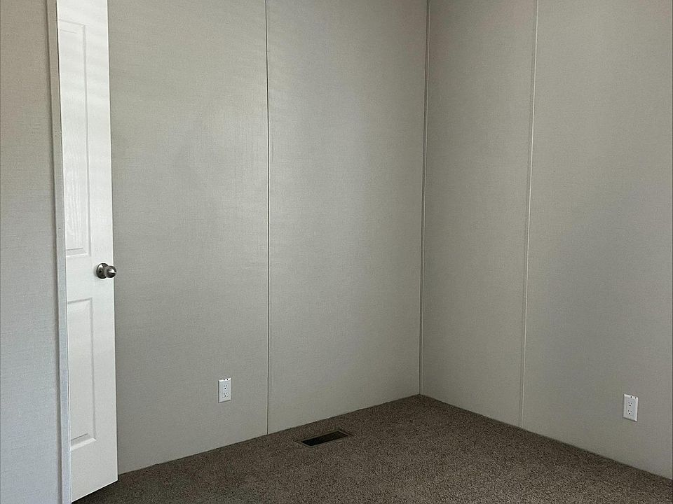 2nd image of 246 Shangri La Estates Dr